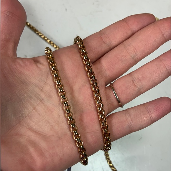 Stuart Weitzman Purple Leather Purse, Chain Wallet, Magnetic Button Closure, EUC - Picture 13 of 15